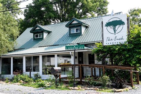 Photos: The Bush Farmhouse in Black Mountain .